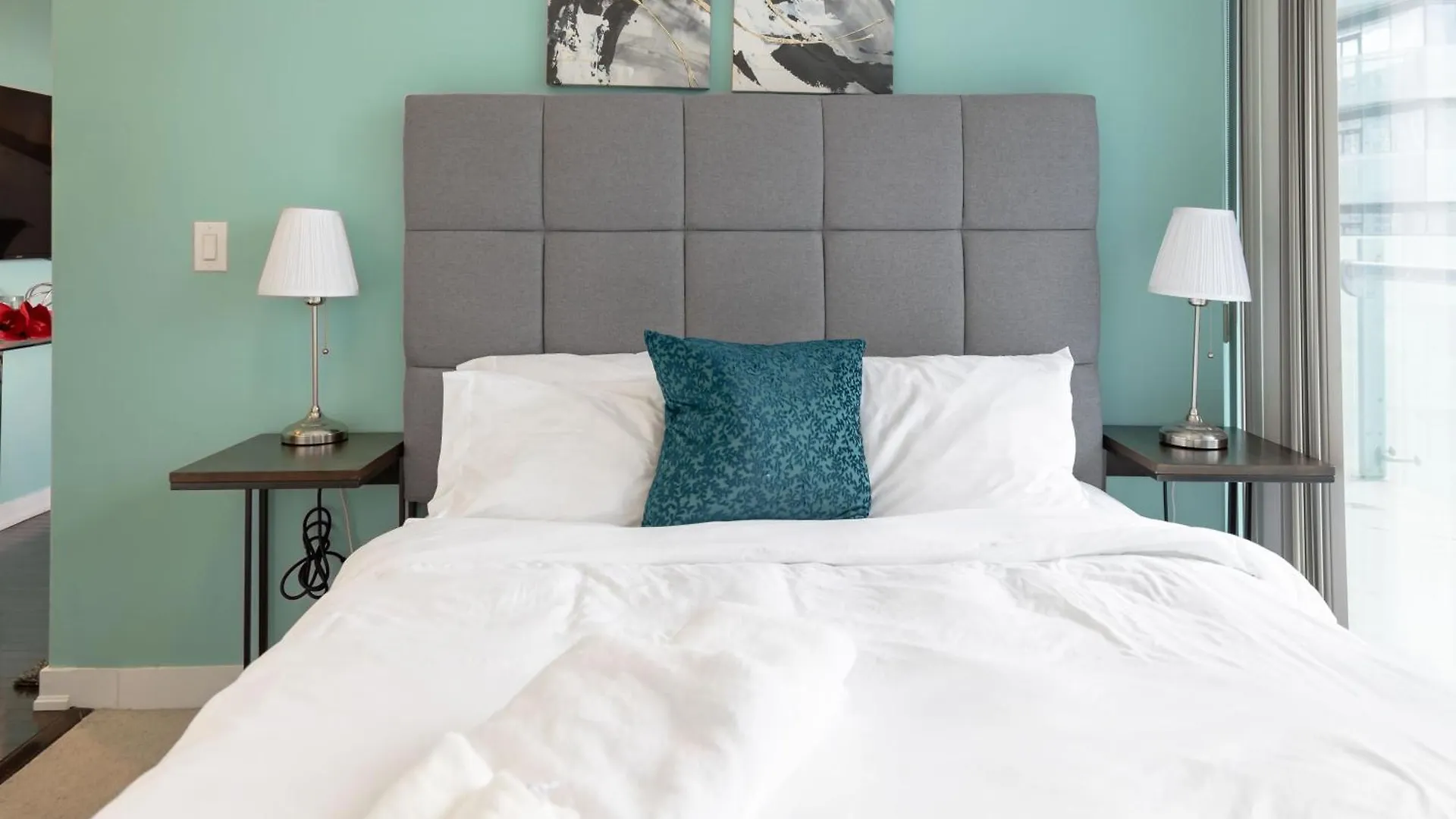 York Apartments Toronto Hotel