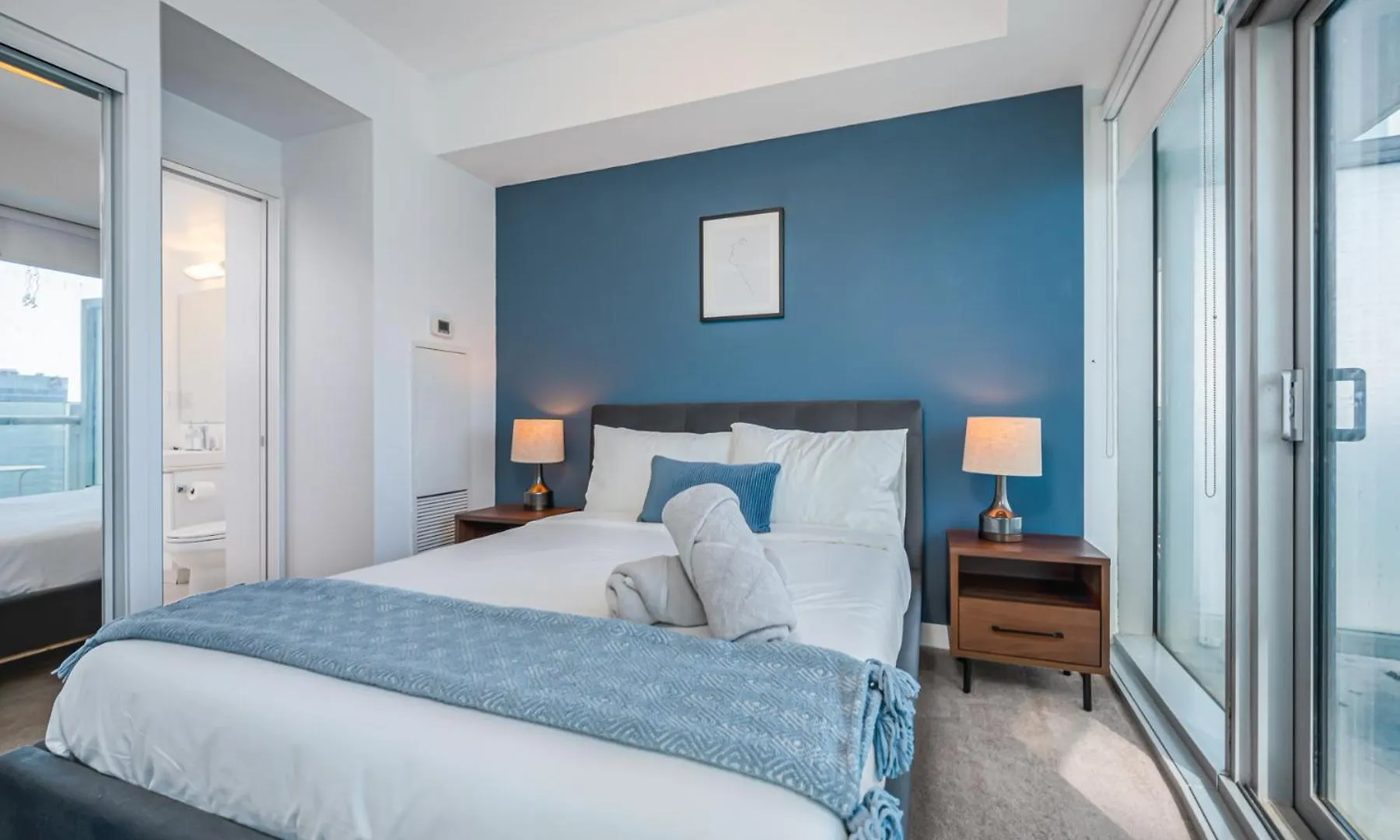 York Apartments Toronto Hotel