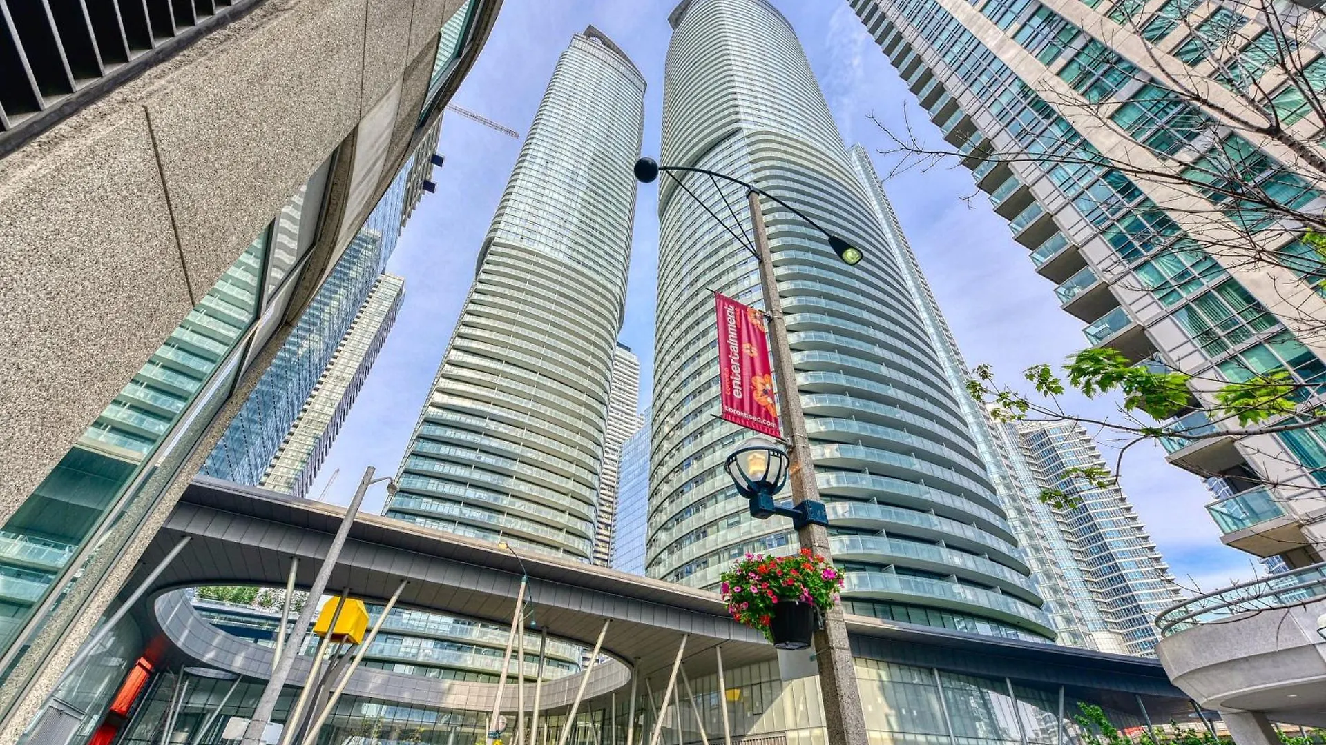 Hotel York Apartments Toronto Canada
