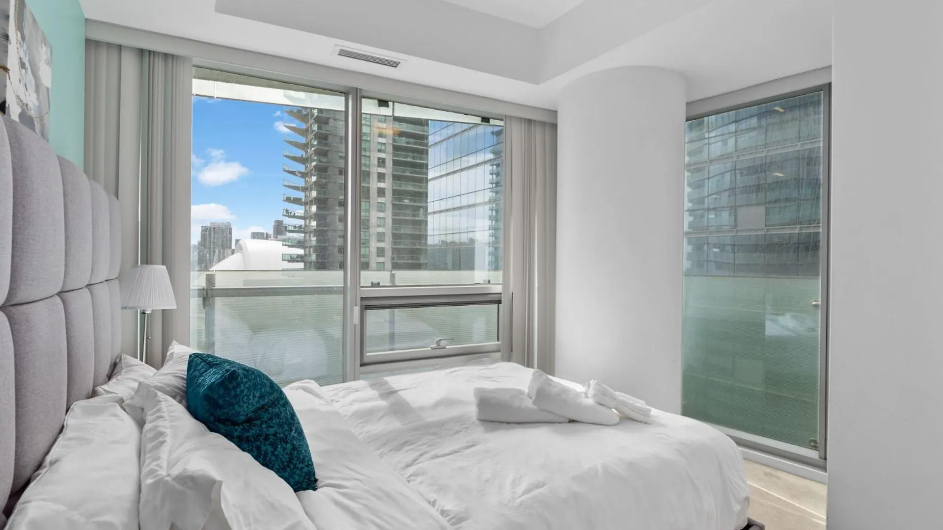 Hotel York Apartments Toronto Canada