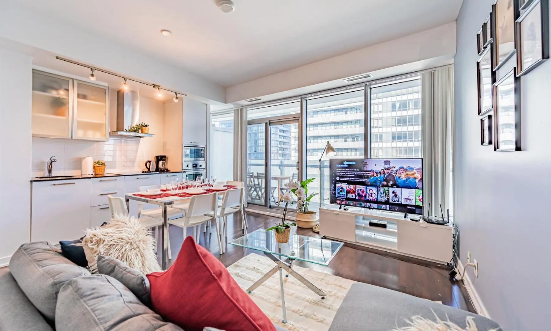 York Apartments Toronto Hotel