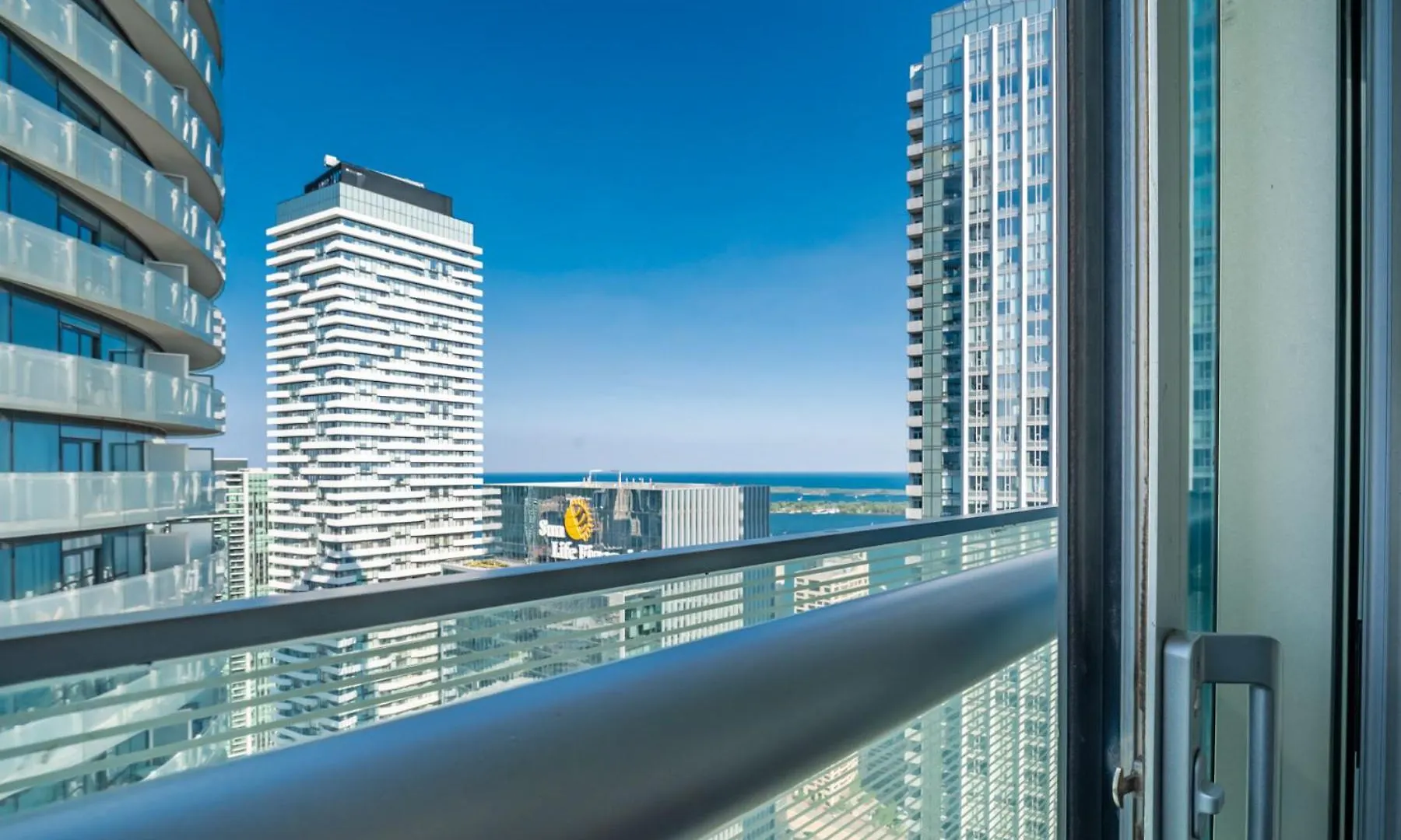 Hotel York Apartments Toronto