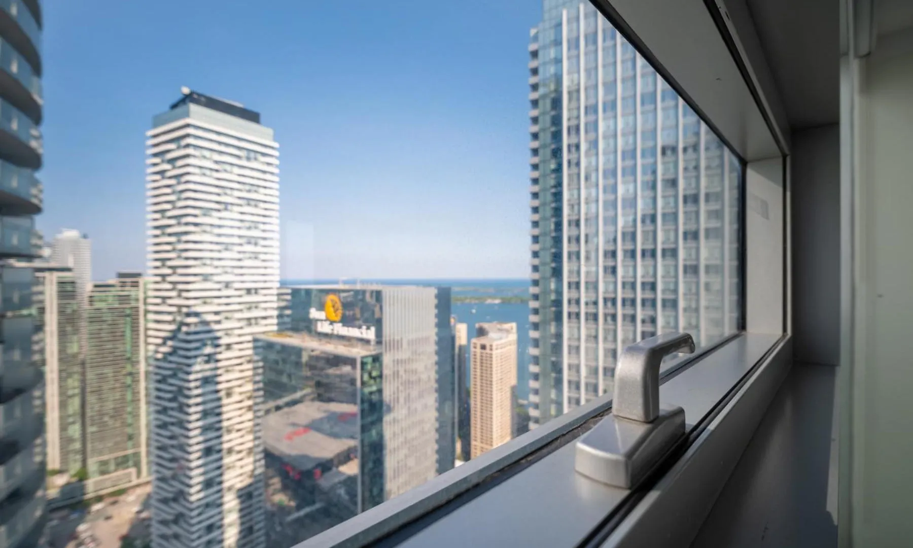 York Apartments Toronto Hotel
